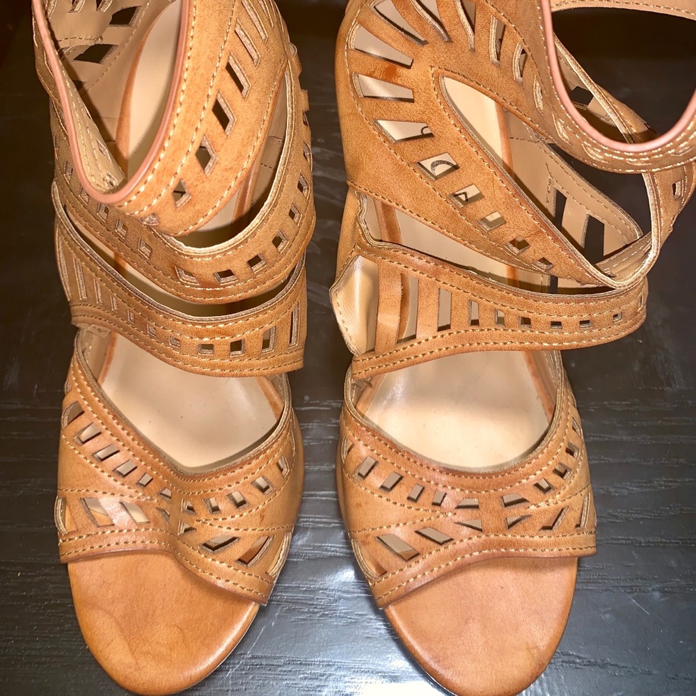 HEELED SANDAL
